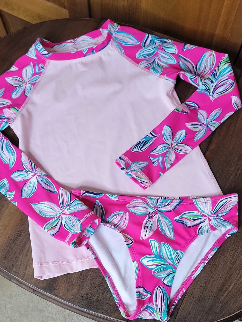 KAMI NWOT Girl's Two Piece Rashguard & Bottoms Swimsuit Sz 6